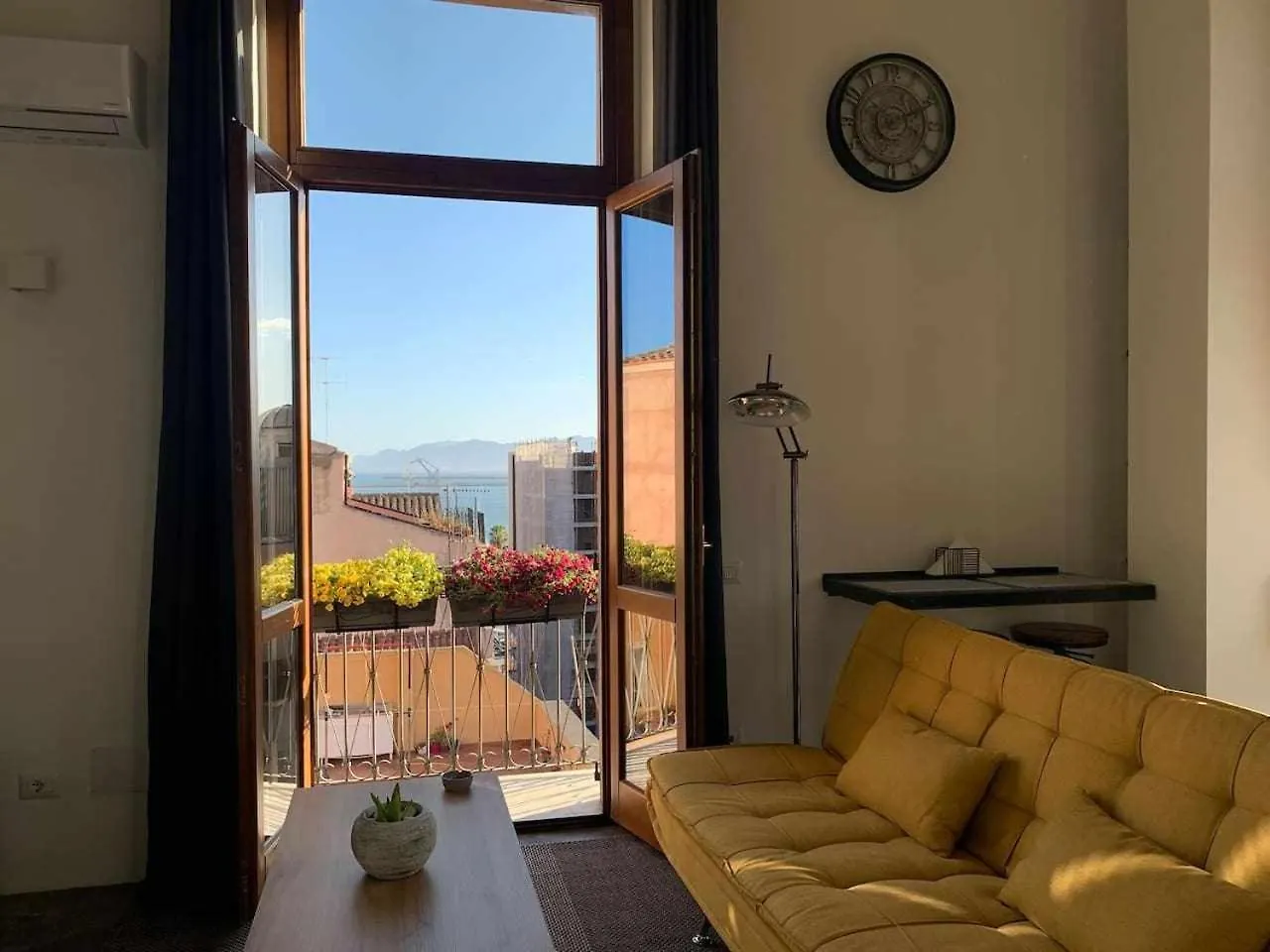 Апартаменты My Exclusive Cavour Loft Da Sogno A Кальяри